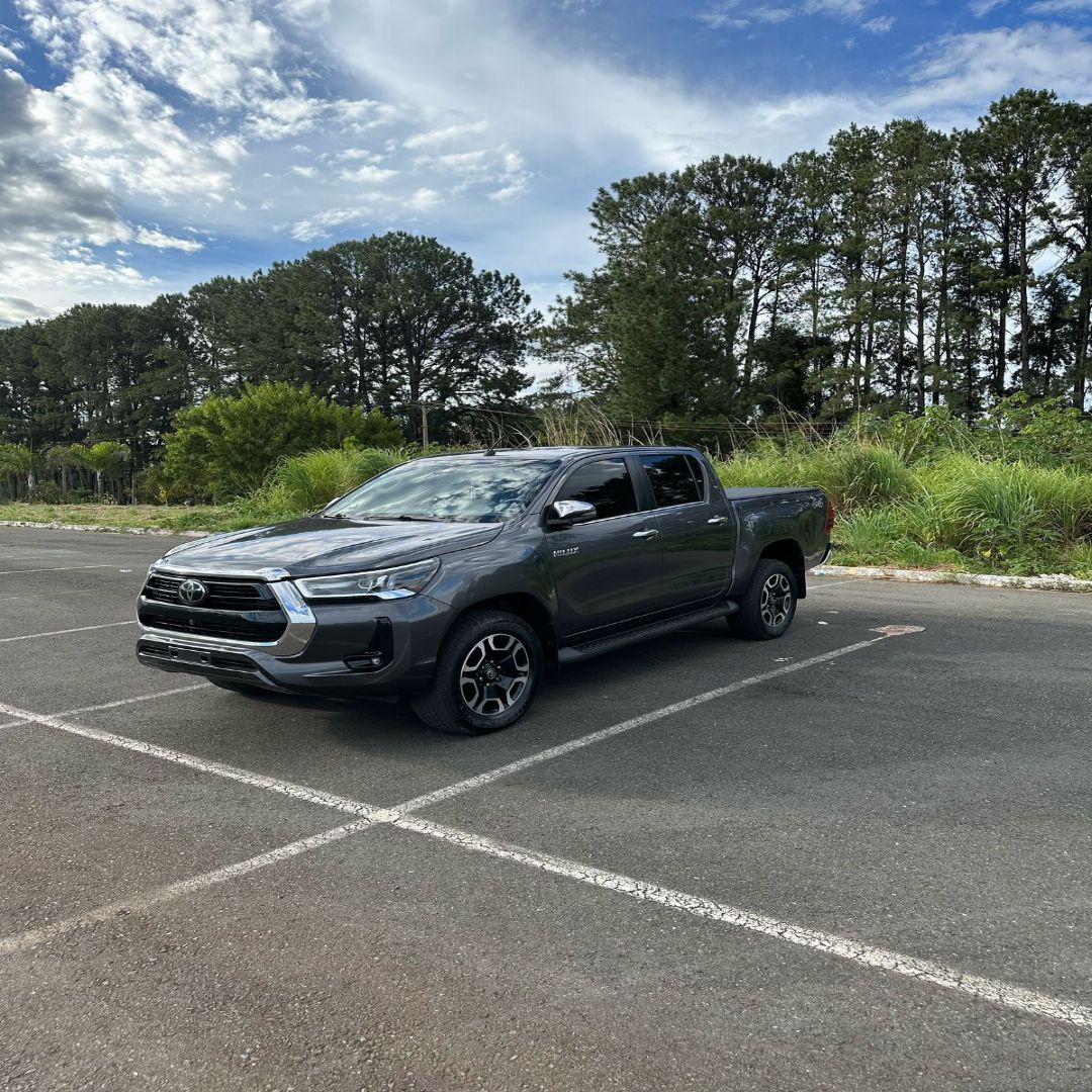 HILUX SRX 2022 DIESEL 4X4 OU 250MIL