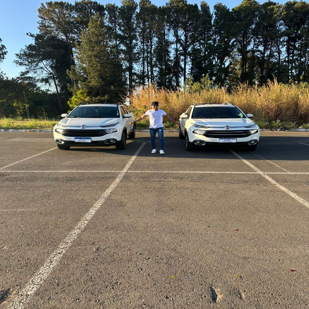 2 FIAT TORO OU 200MIL NO PIX